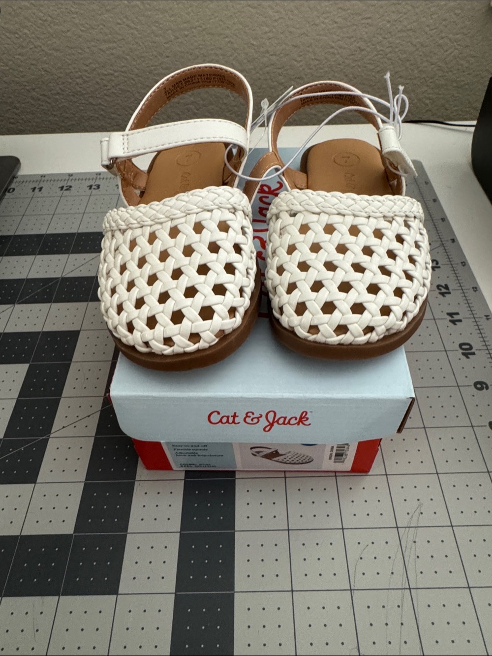 Cat & Jack Makaya Sandals